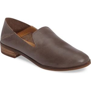 Lucky Brand Cahill Flat